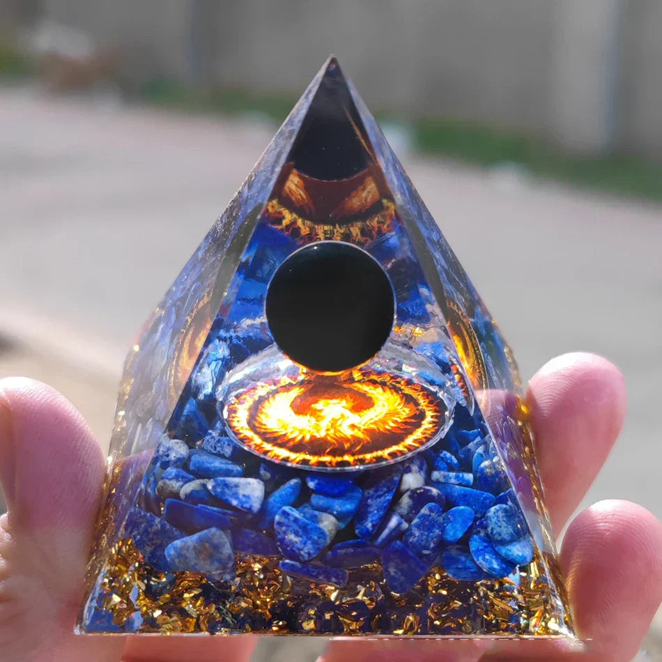 Orgonite-Pyramide mit Amethyst Pendel – Energie, Schutz und Dekoration | Brehn
