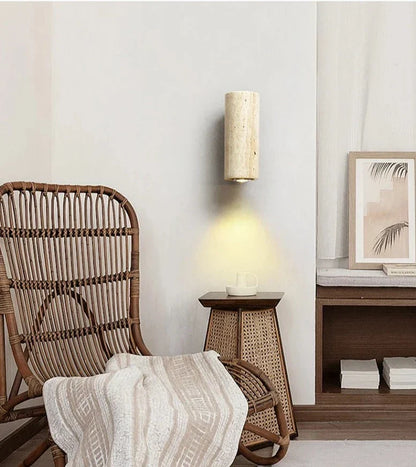 Brehn | Moderne natürliche LED-Wandlampe aus Travertin