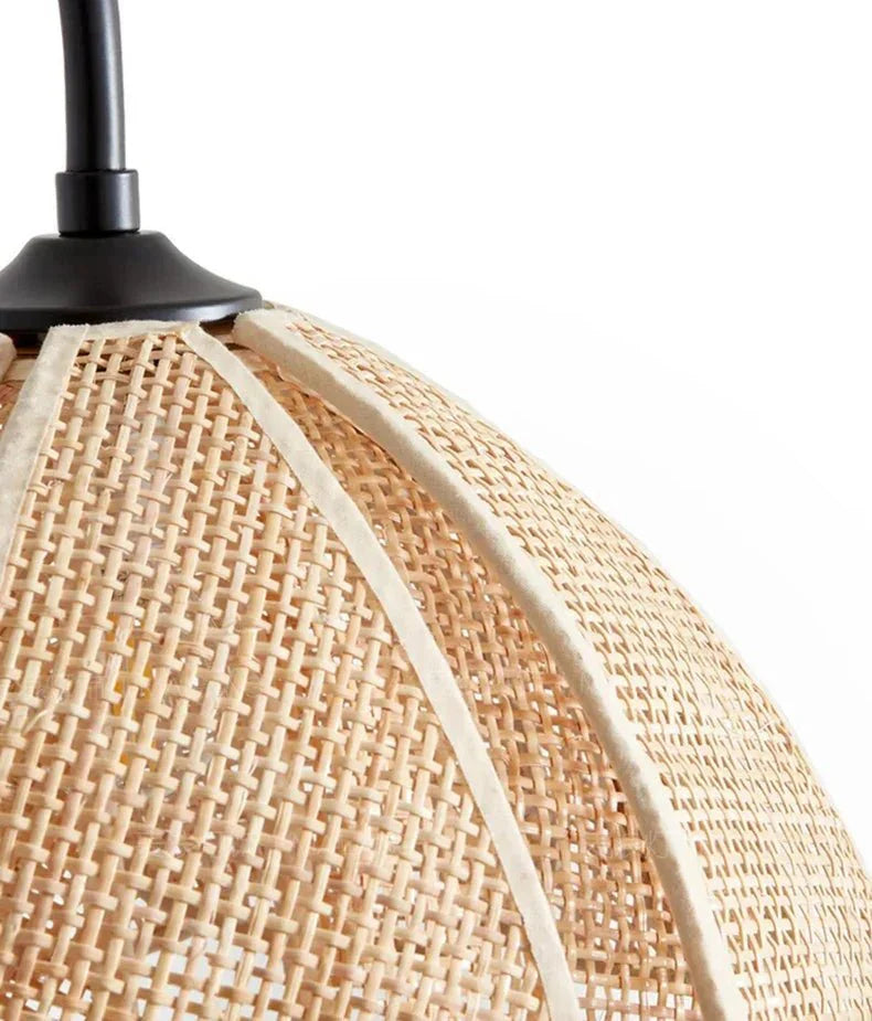 Brehn | LumaFlora - Elegante Rattan-Wandleuchte - Warme florale Atmosphäre