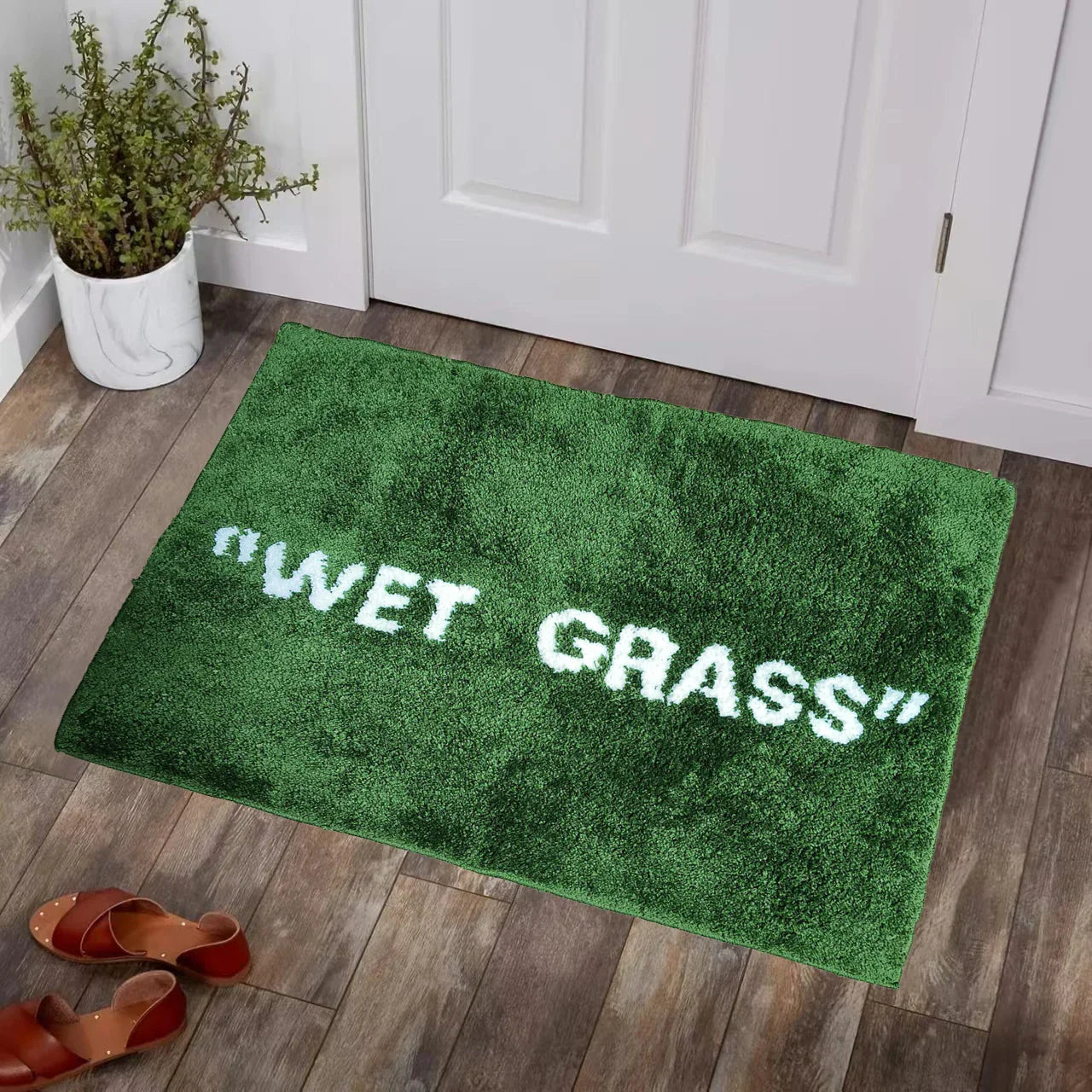 FreshLawn Comfort Mat – Trendige "Wet Grass"-Fußmatte in Grün mit Weichem Plüsch | Brehn