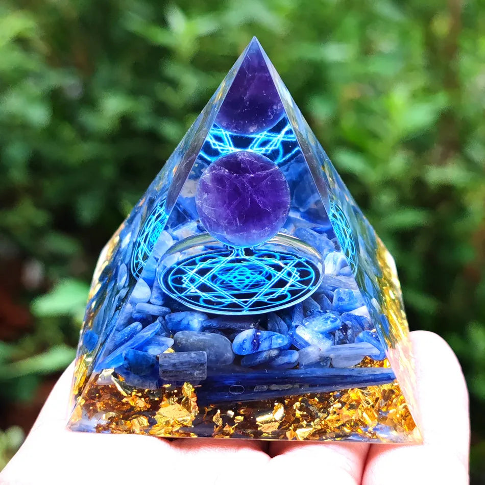 Orgonite-Pyramide mit Amethyst Pendel – Energie, Schutz und Dekoration | Brehn