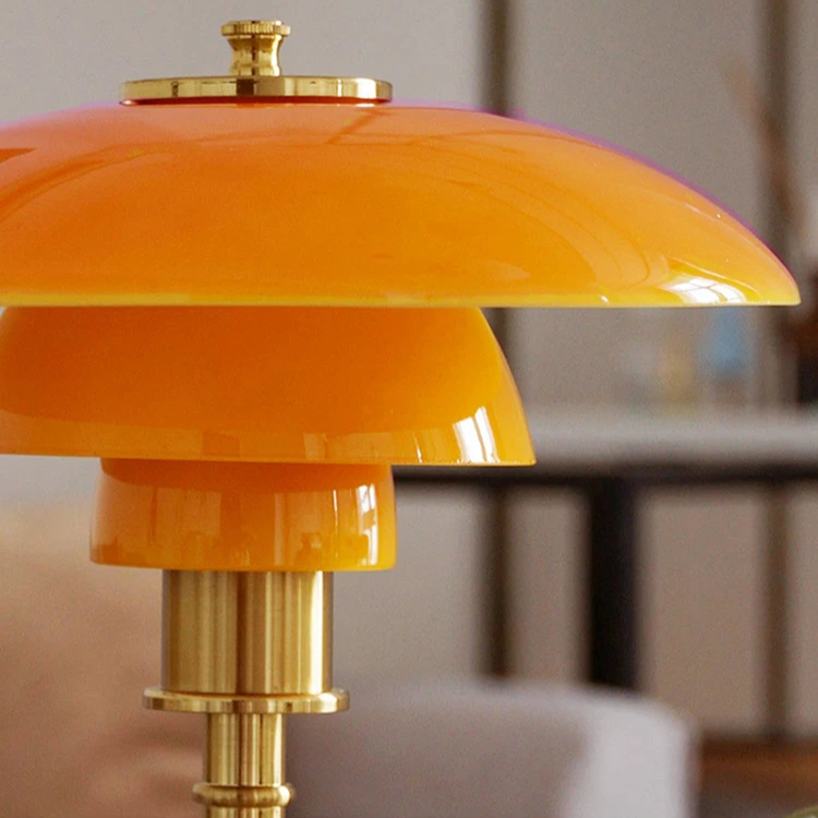 Brehn | Skandinavische Designer Tischlampe Minimalistisch