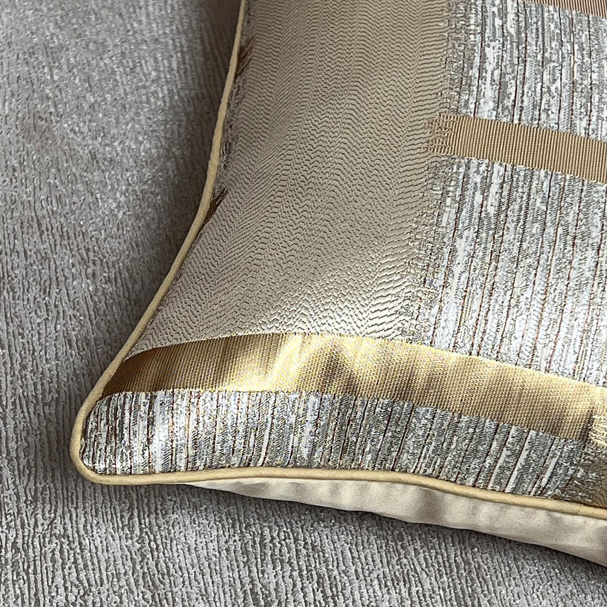 Glänzende Goldene Silber Streifen Jacquard Kissenbezüge 45x45cm Kissenbezüge Quadratischer Bezug Für Sofa Wurfkissen Licht Luxus Nordic Wohnkultur | Brehn