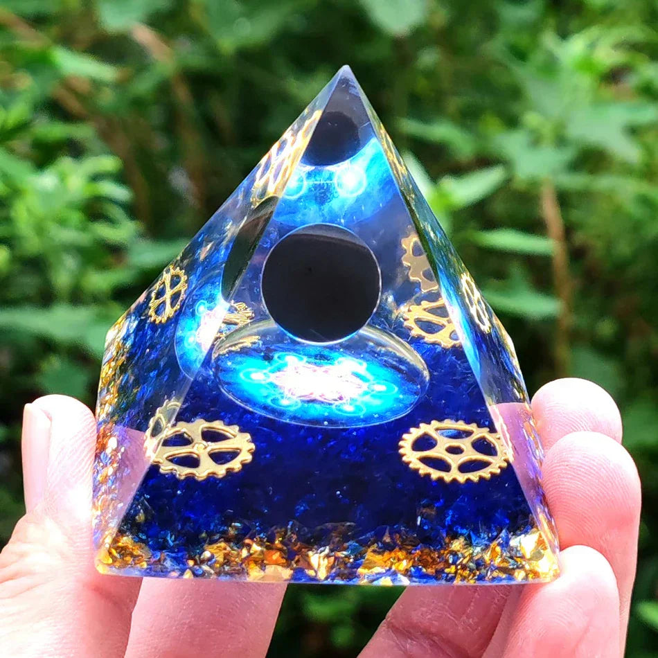 Orgonite-Pyramide mit Amethyst Pendel – Energie, Schutz und Dekoration | Brehn