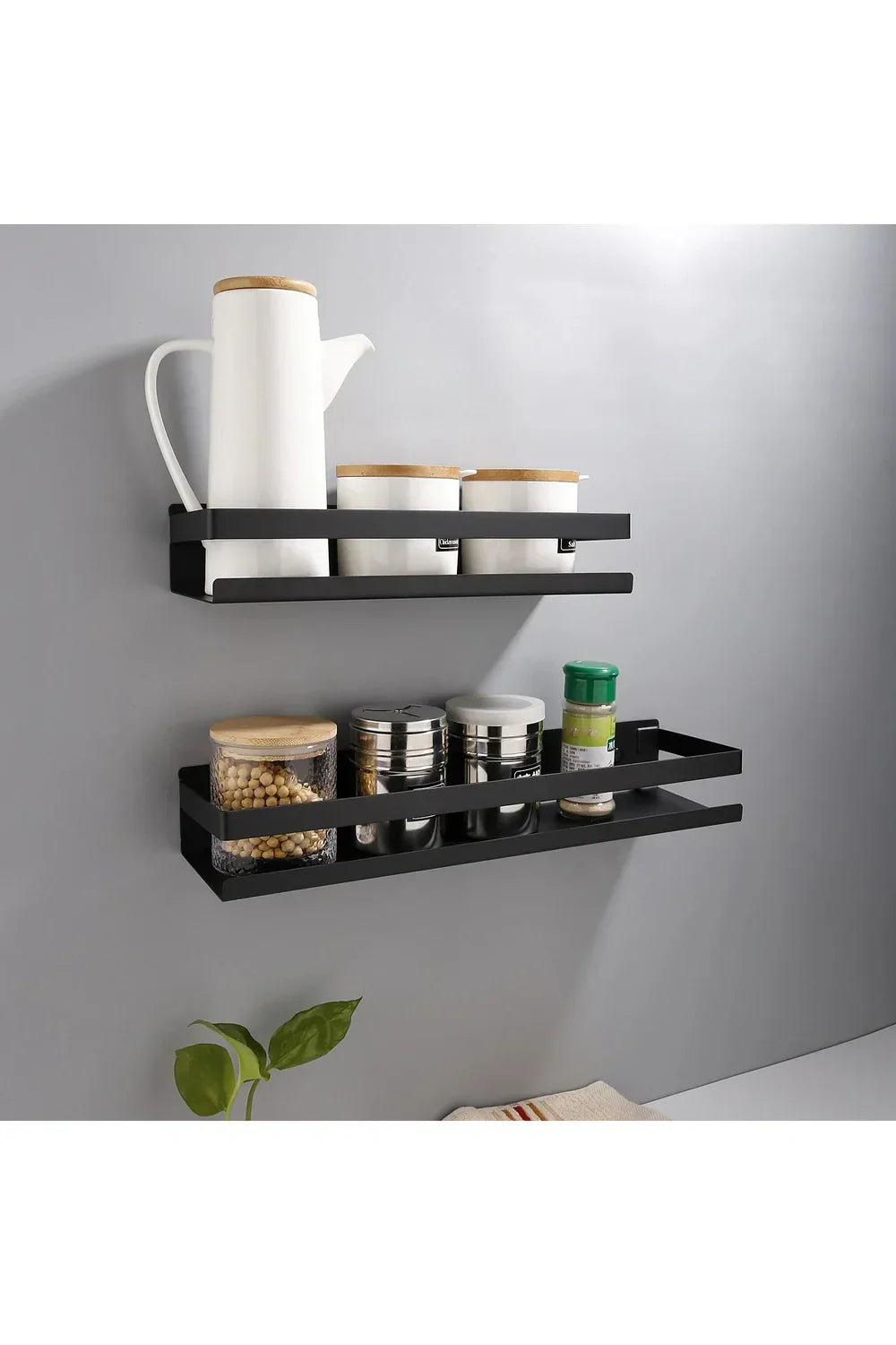 Moderne schwarze Wandregale