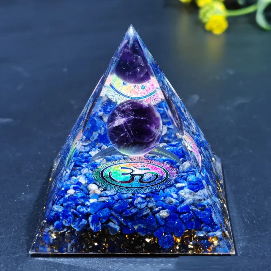 Orgonite-Pyramide mit Amethyst Pendel – Energie, Schutz und Dekoration | Brehn