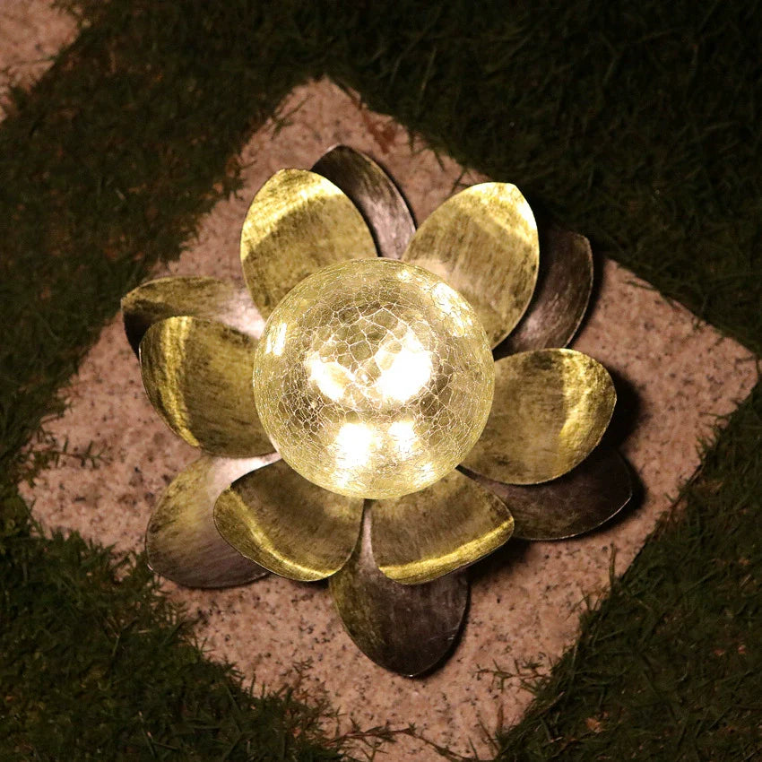 Solar Lotus Rissgartenlicht