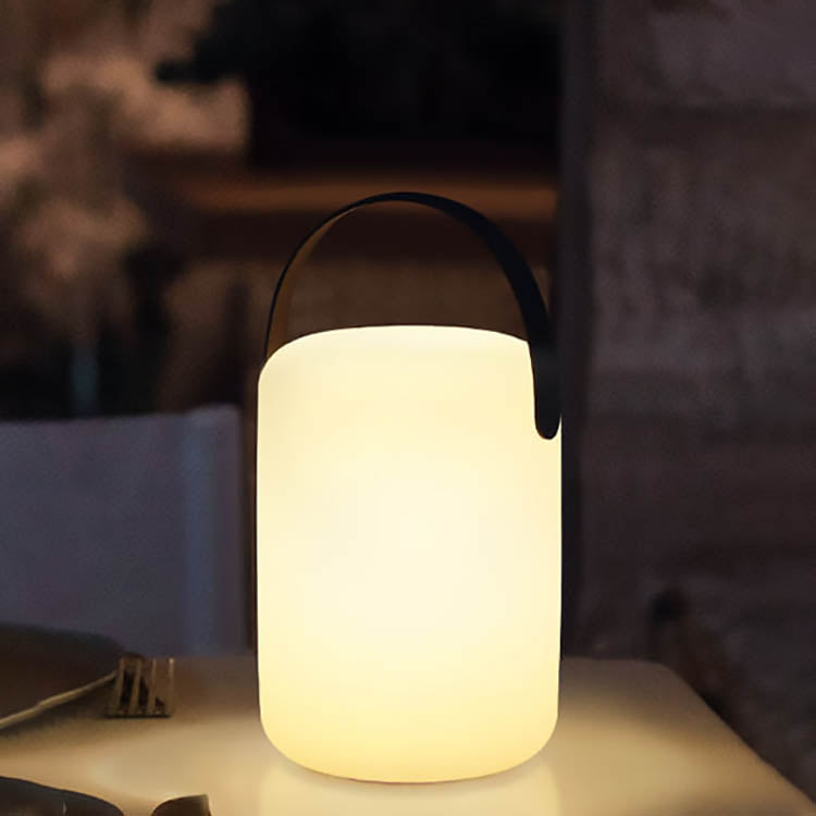 Moderne Einfachheit Kunststoff Runde Square Hand LED Tischlampe Für Outdoor Patio | Brehn