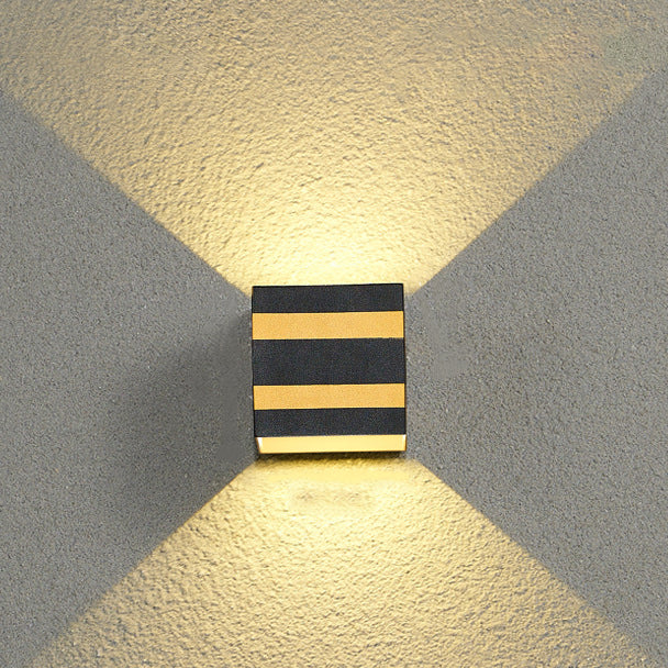 Minimalistische, quadratische LED-Wandleuchte aus Aluminium für den Außenbereich – wasserdicht und würfelförmig