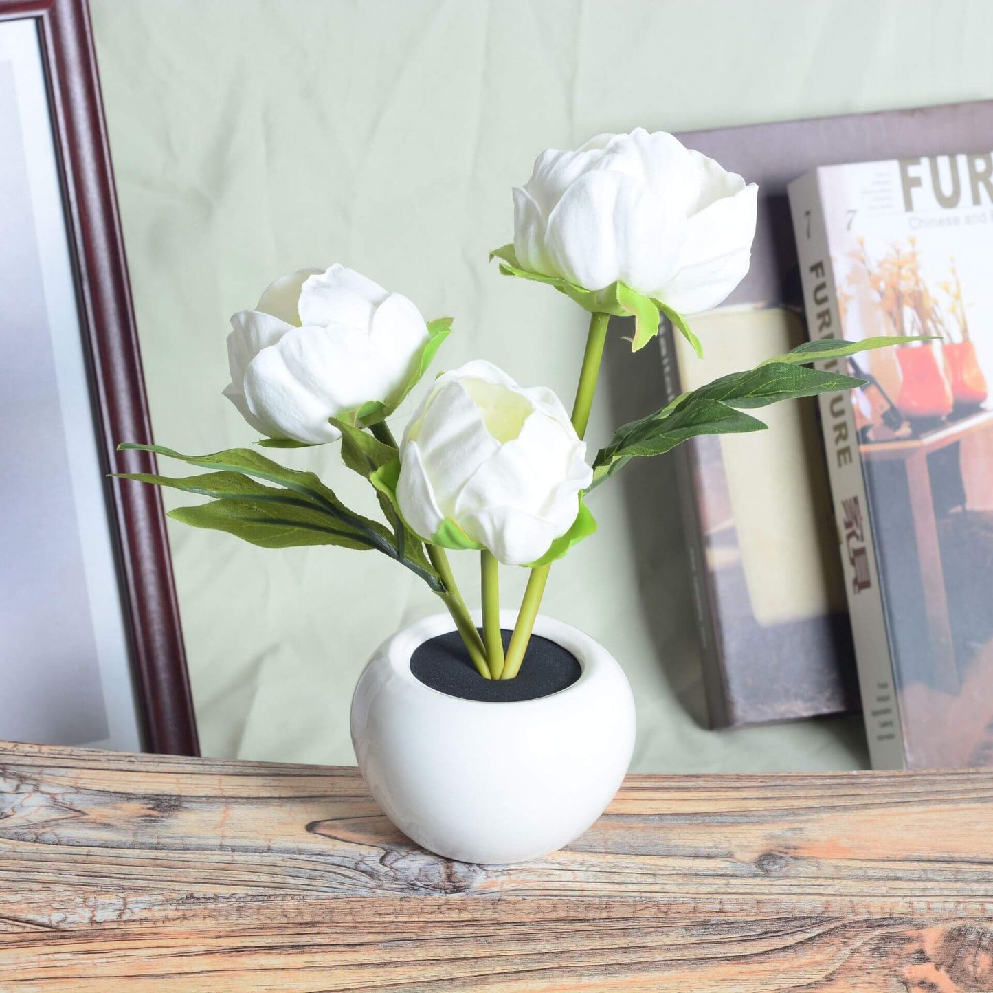 Moderne, kreative LED-Tischleuchte in Tulpen-Pfingstrosen-Optik