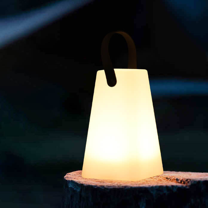 Runde, quadratische LED-Tischleuchte aus Kunststoff für die Terrasse