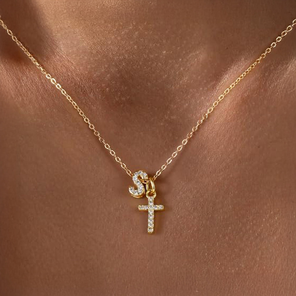 Brehn | Zarte Diamant Initial & Kreuz Halskette