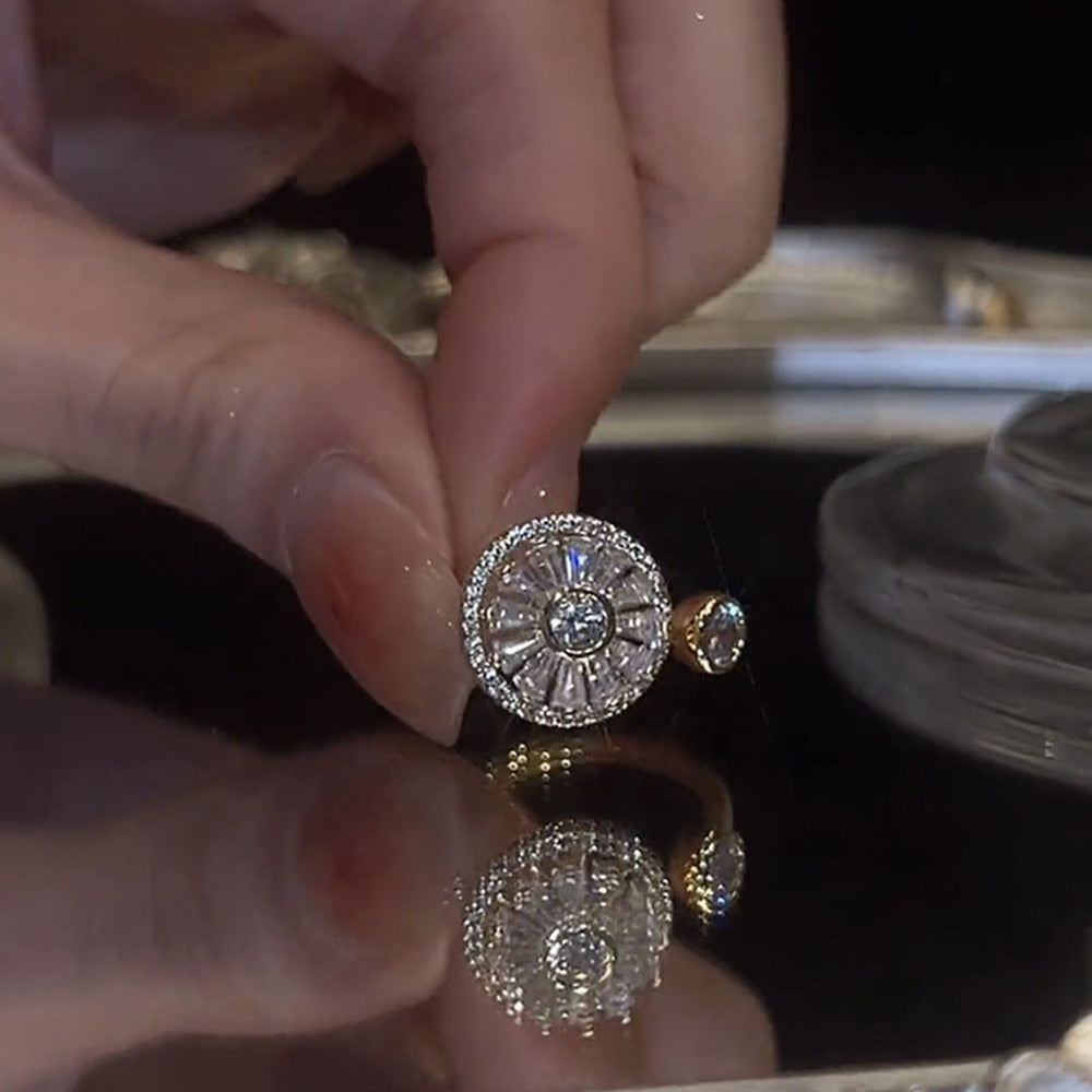 Brehn | Blühende Blume Rotierender Ring