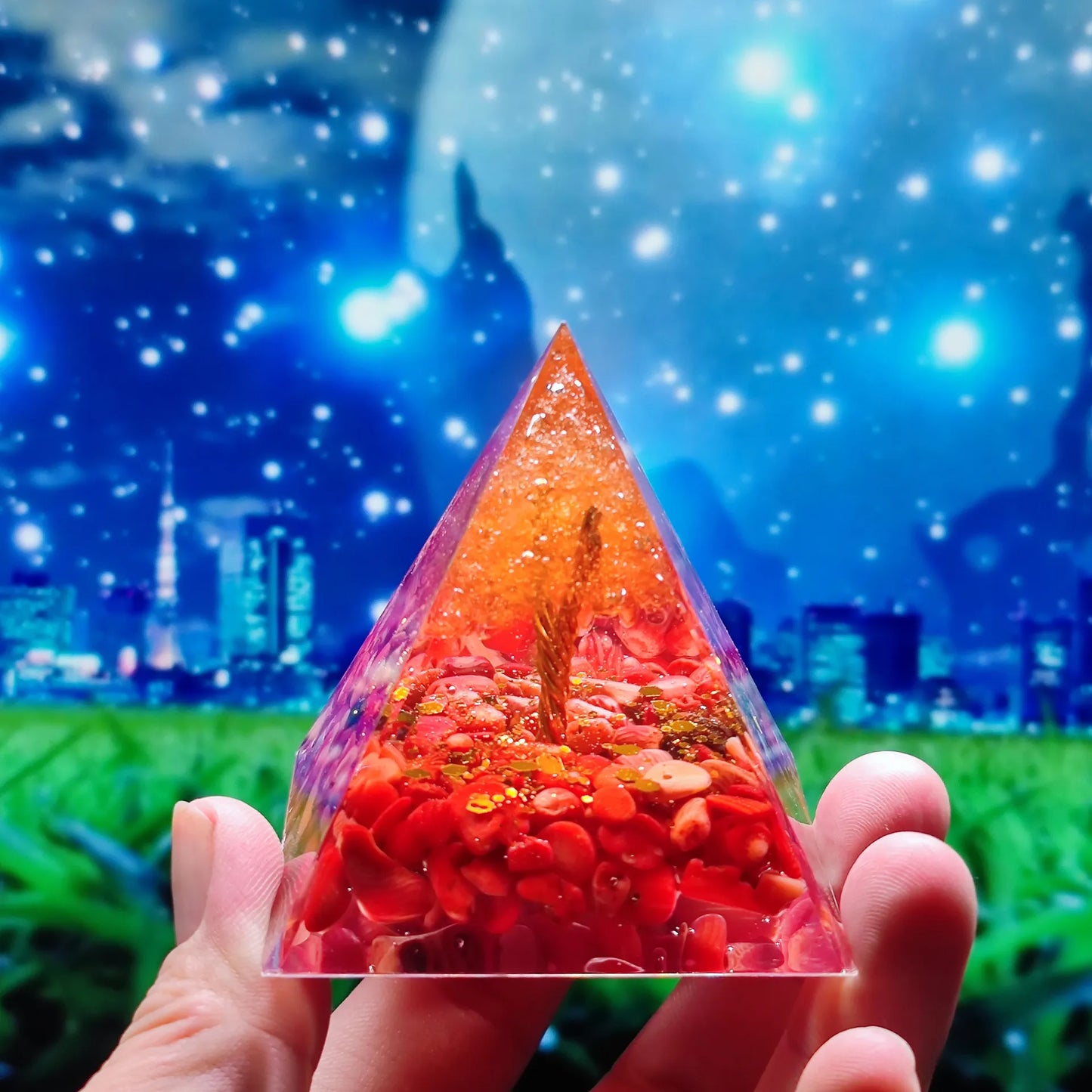 Orgonite-Pyramide mit Amethyst Pendel – Energie, Schutz und Dekoration | Brehn