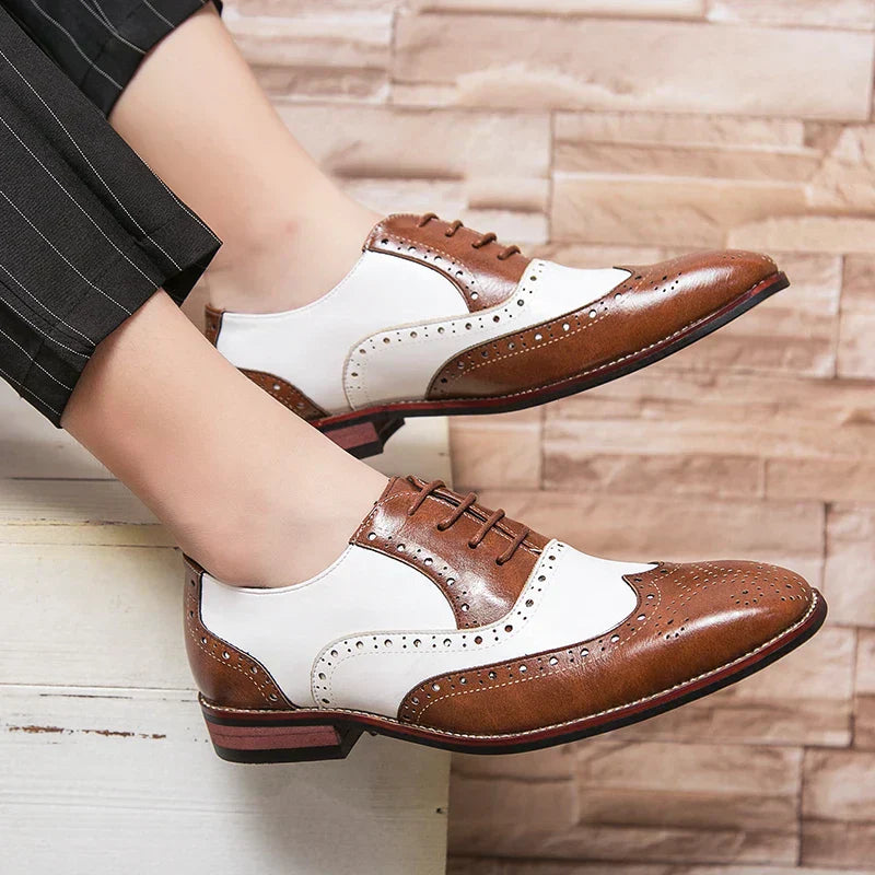 Luxuriöse Herrenschuhe Brogue Schnürschuhe, lässiger britischer Stil, Oxford-Stil mit Kontrastfarben fürs Büro