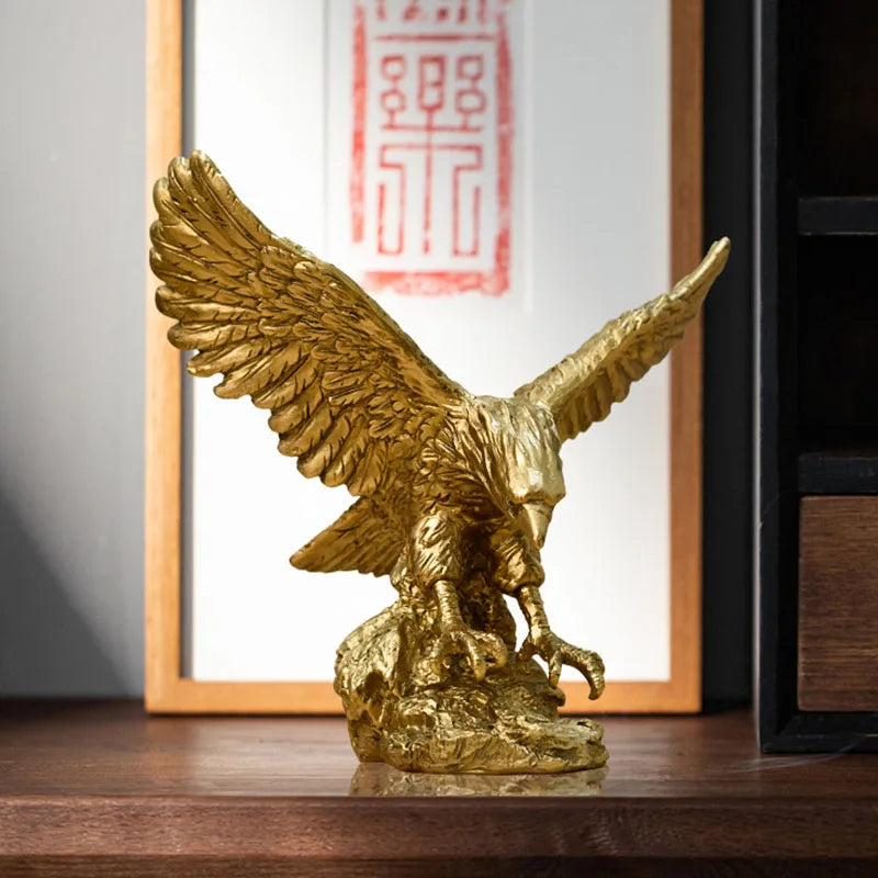 Goldene Adlerstatue aus Kunstharz, Tiermodell-Sammlung, Ornament für Zuhause, Büro, Schreibtisch, Feng Shui-Dekor, Figur, schlicht