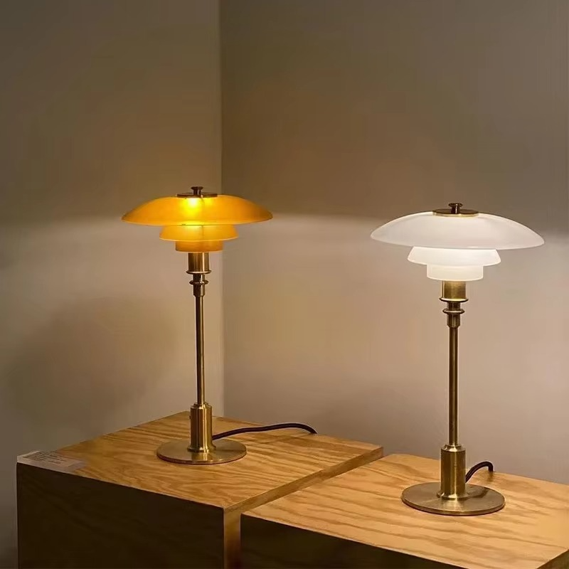 Brehn | Skandinavische Designer Tischlampe Minimalistisch