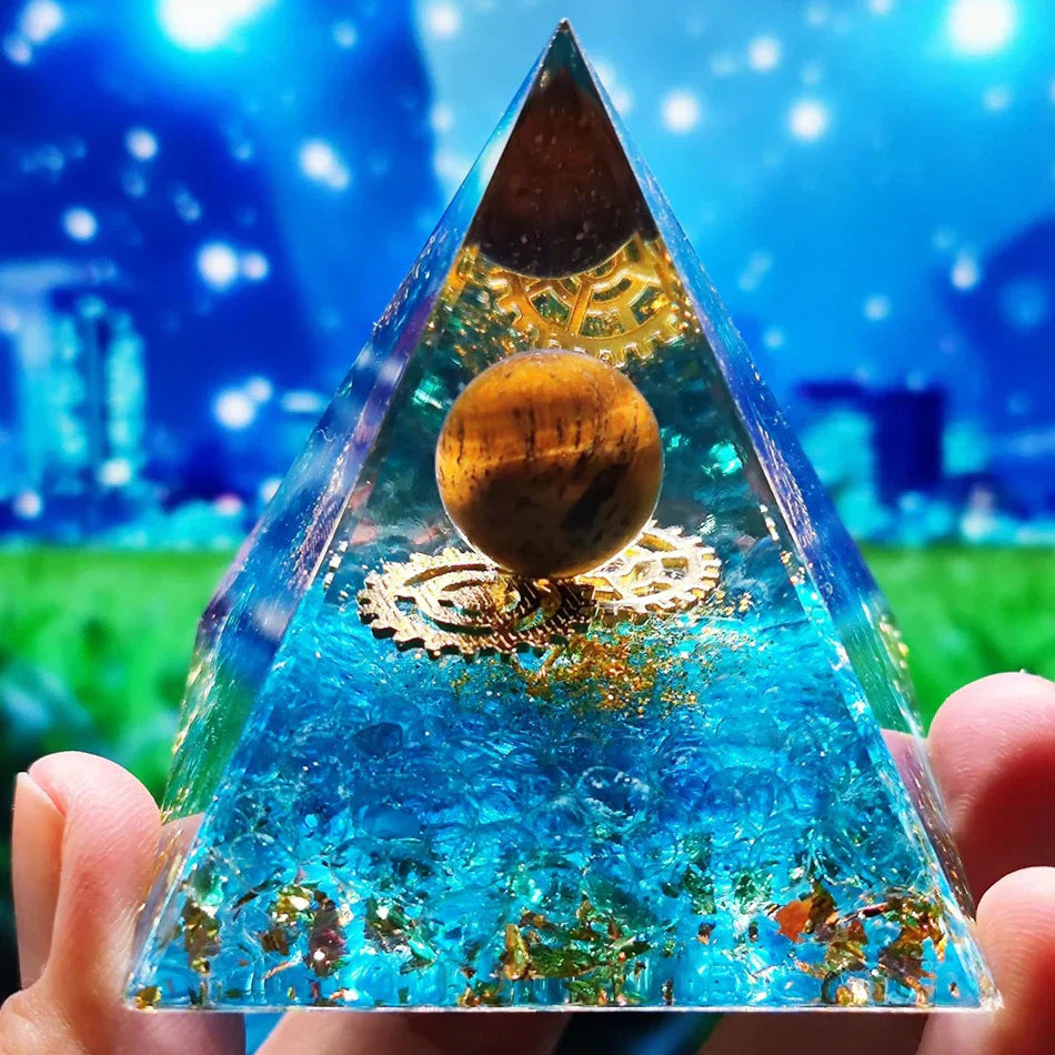Orgonite-Pyramide mit Amethyst Pendel – Energie, Schutz und Dekoration | Brehn