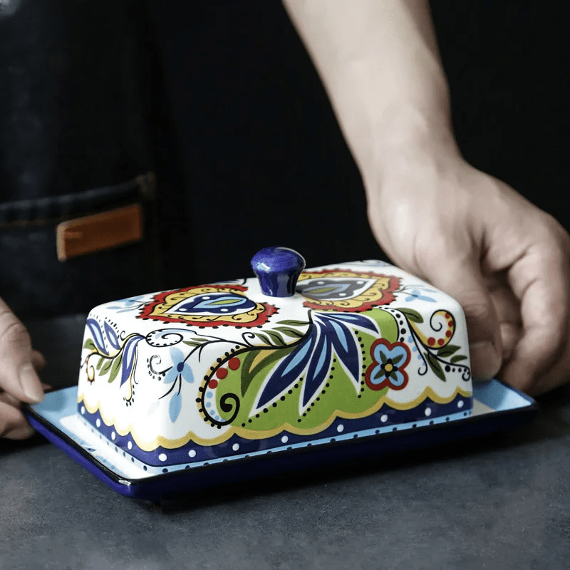 Brehn | Handbemalte Butterplatte mit floralem Muster