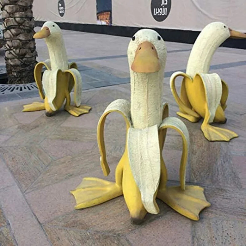 BananaDuck Dekorationsfigur – Verspielte Harzdekoration für drinnen oder draußen | Brehn