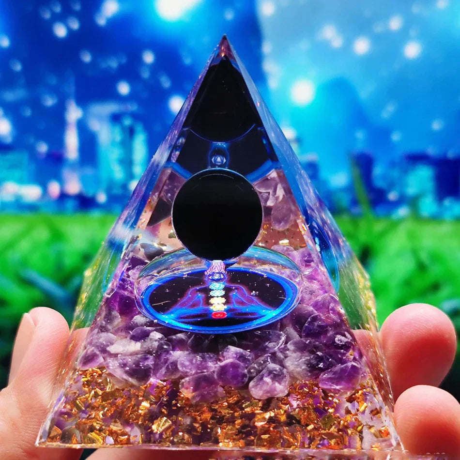 Orgonite-Pyramide mit Amethyst Pendel – Energie, Schutz und Dekoration | Brehn