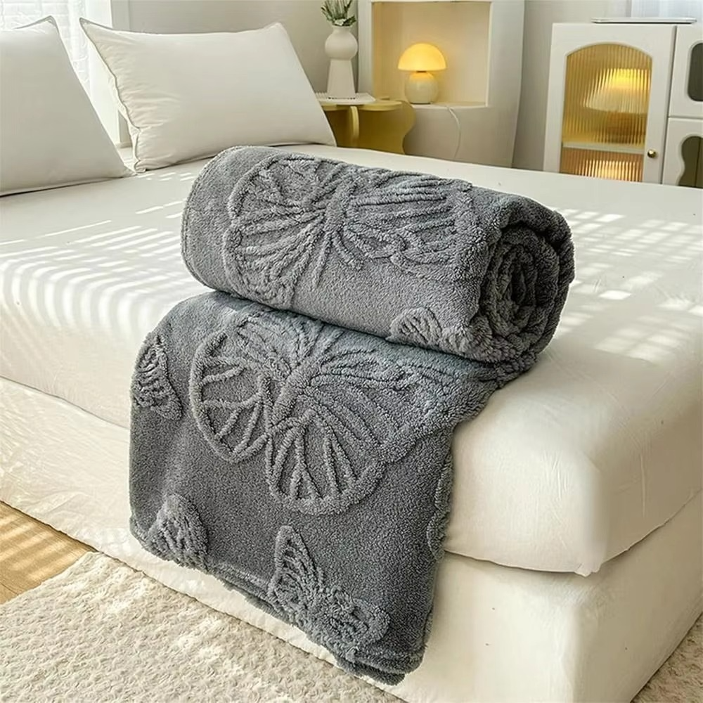 Doppelseitige Kühldecke mit atmungsaktivem Kühleffekt und 3D Schmetterling-Jacquard-Design | Brehn