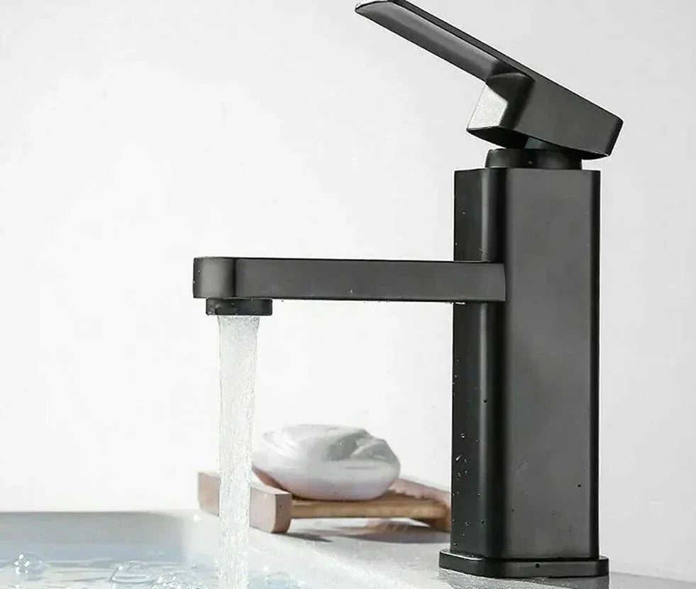 Brehn | Luxus RETHME Waschtischarmatur - mit stylischem Wasserfluss
