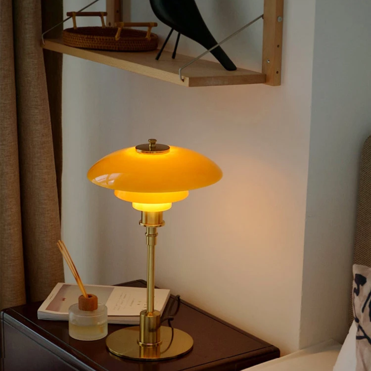 Brehn | Skandinavische Designer Tischlampe Minimalistisch