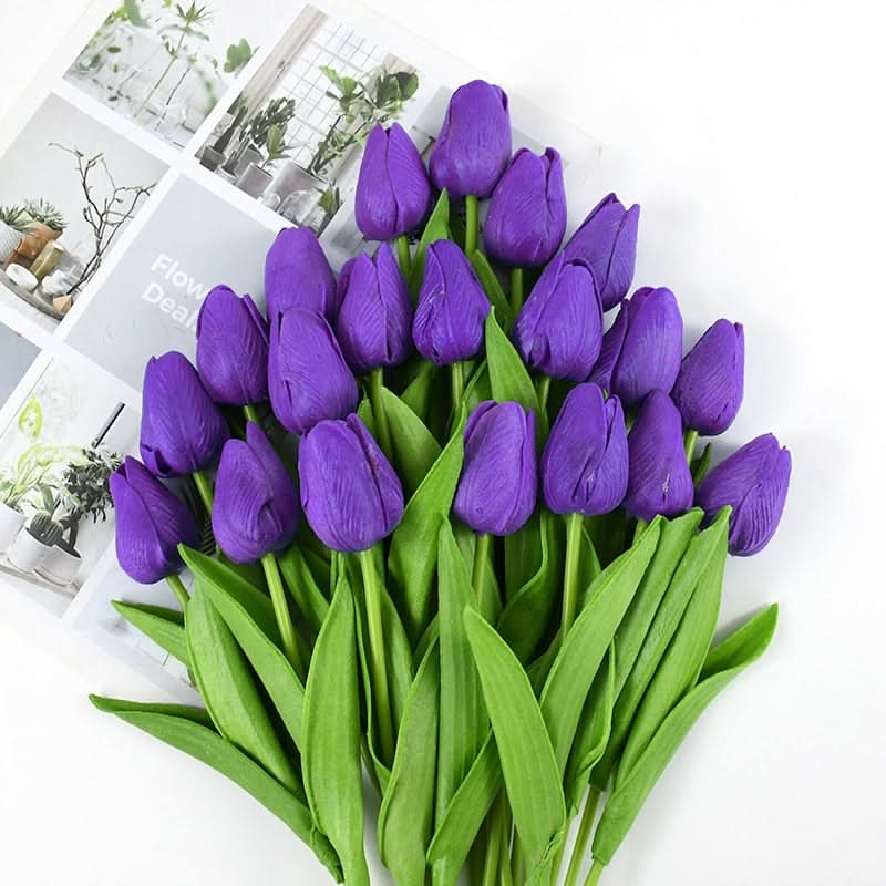 Künstlicher Tulpenstrauß mit realistisch wirkenden Blüten