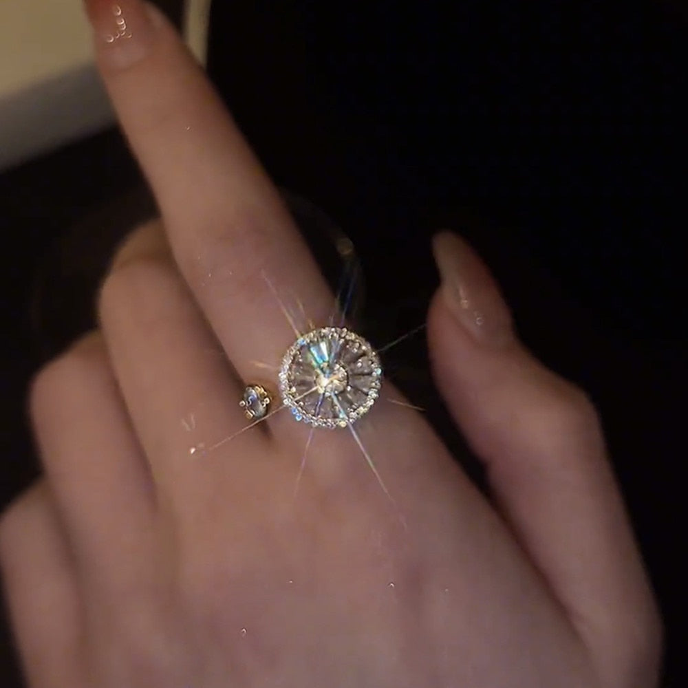 Brehn | Blühende Blume Rotierender Ring