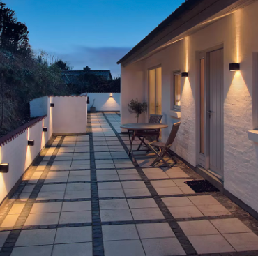 Brehn | LuxeLumen Wasserdichte Wandlampe | Verstellbarer Strahlwinkel für optimale Beleuchtung