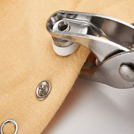 DIY-Set mit Metall-Druckknöpfen | Ihre Kleidung sieht wieder aus wie neu!