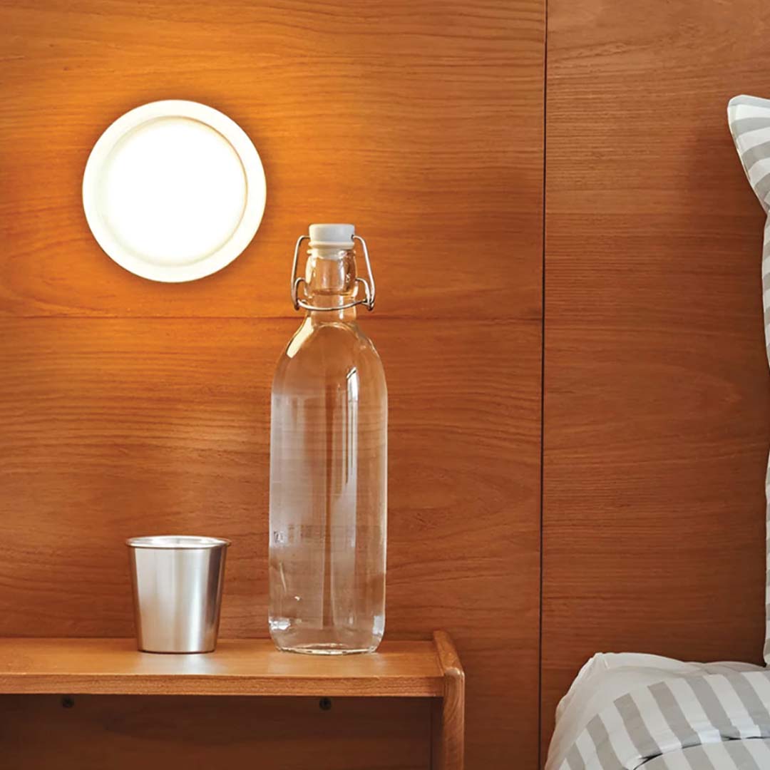 Brehn | LumièreLux - Stilvolle Dimple Wandlampe aus Metall und Glas