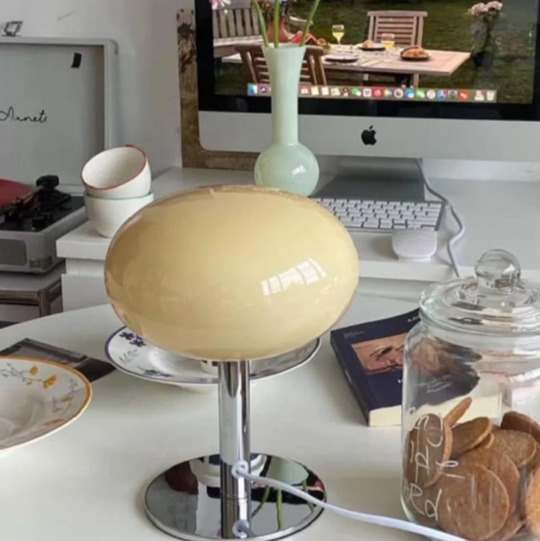 SérénitéMagique - Elegante beige Tischlampe für Ambientebeleuchtung Brehn