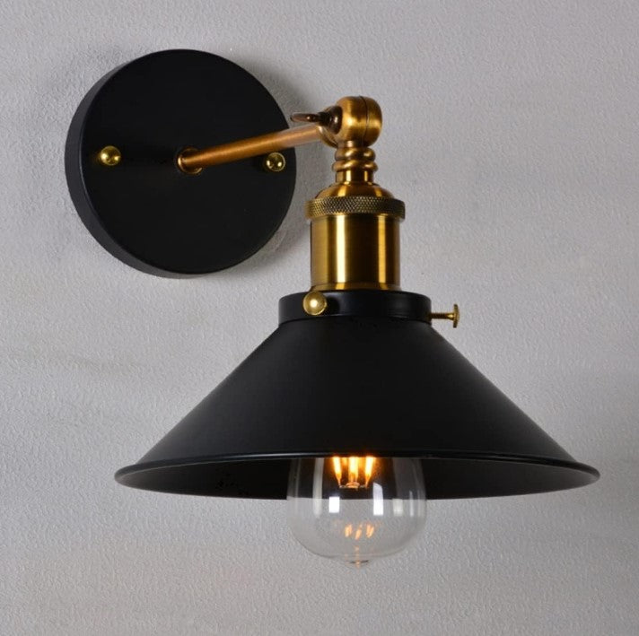 Brehn | Schwarze Eleganz mit verstellbarem Lichtwinkel