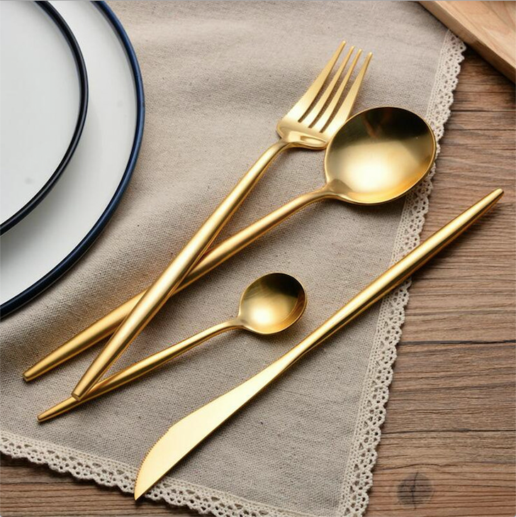 Arya Gold Besteckset – Elegante Schlichtheit in Gold | Brehn