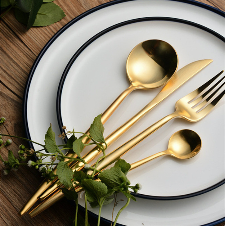 Arya Gold Besteckset – Elegante Schlichtheit in Gold | Brehn