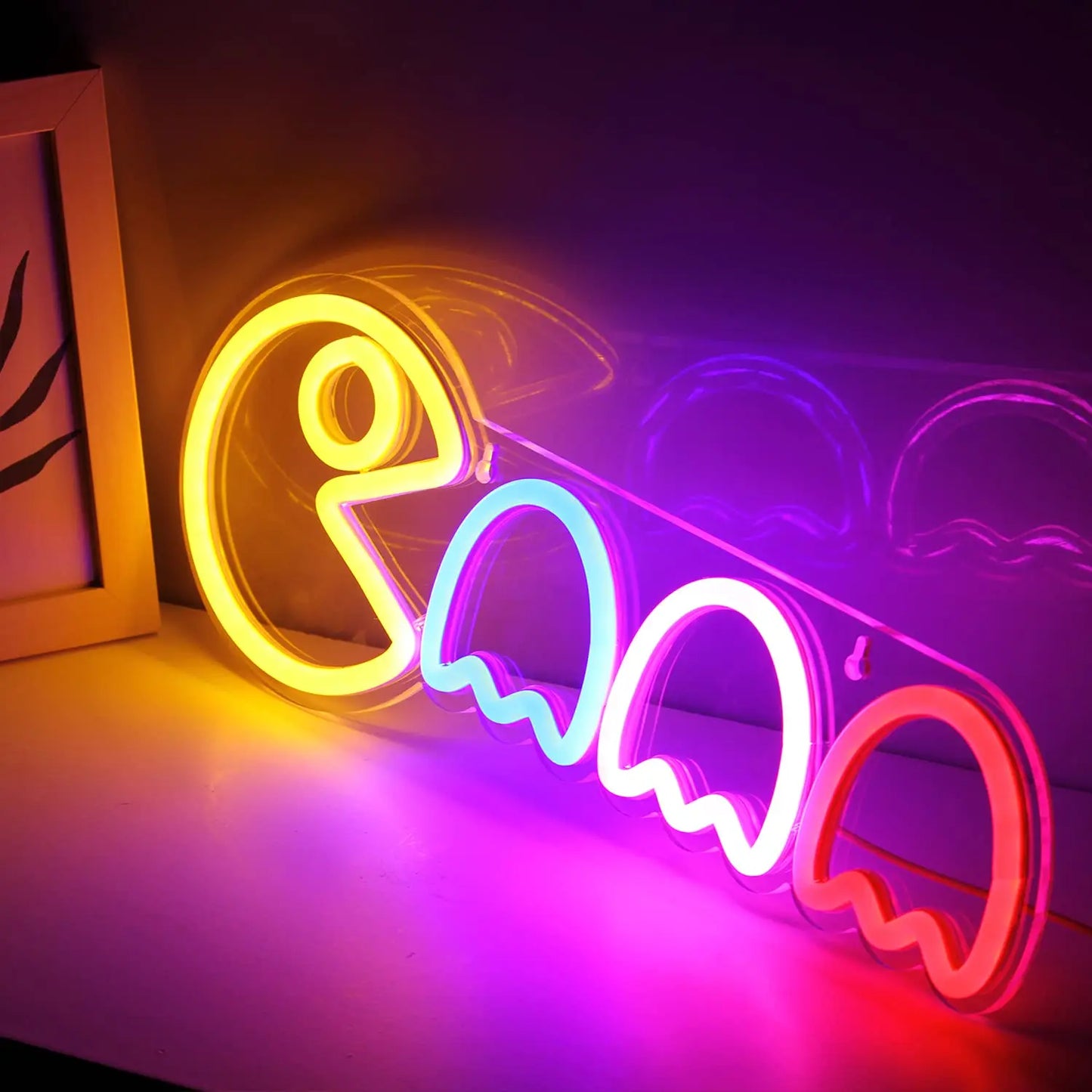 GhostBlaze Neonlampe - Geisterhaft stilvolle Beleuchtung | Brehn