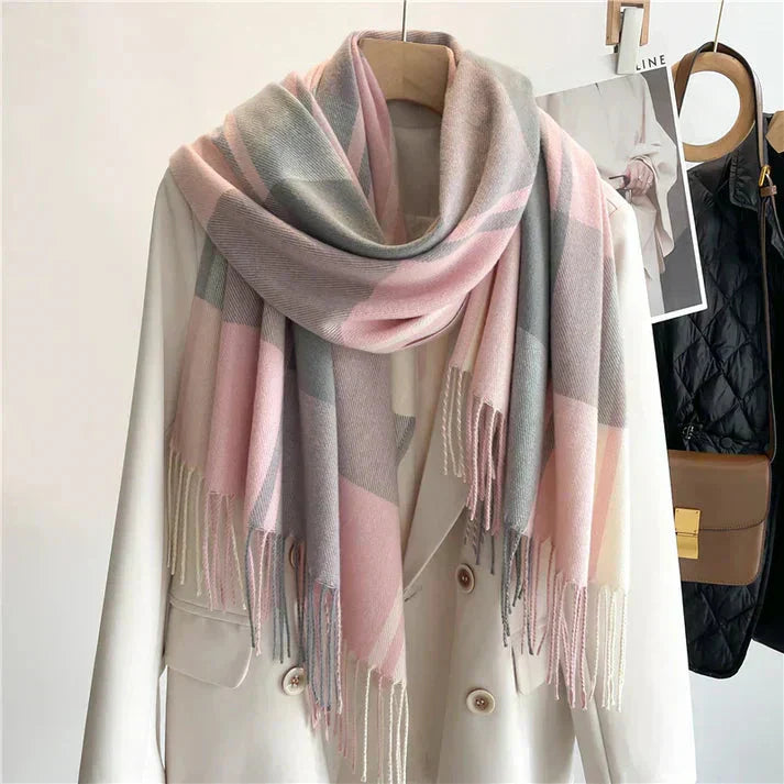 Luxuriöser, eleganter und warmer Schal