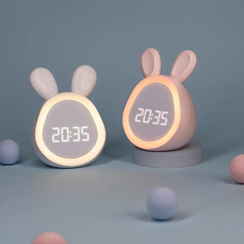 WakkerKonijn – Kinder-Wecker mit LED-Nachtlicht und verspieltem Hasen-Design | Brehn