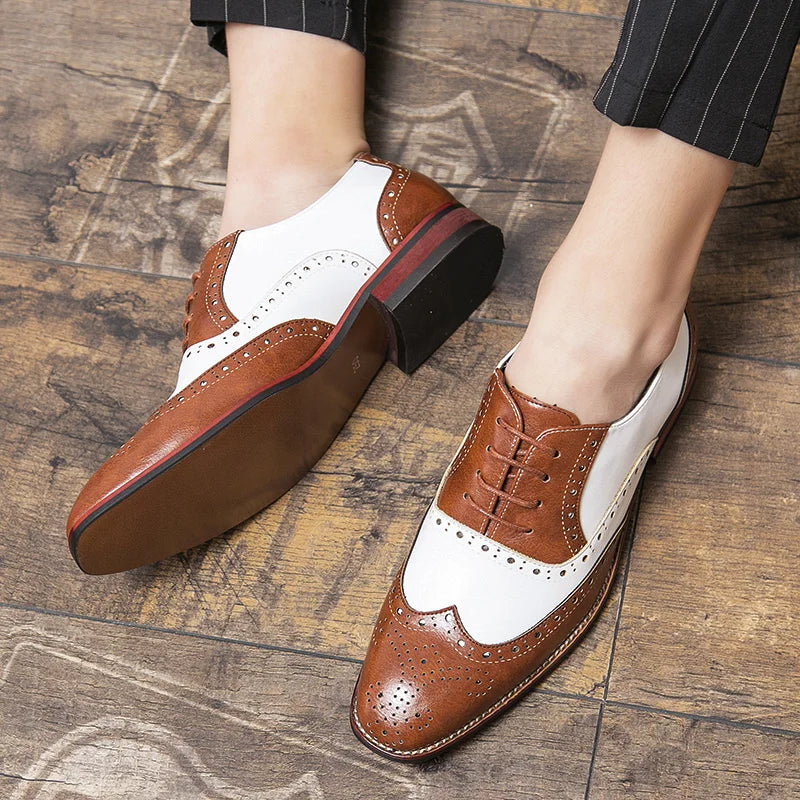 Luxuriöse Herrenschuhe Brogue Schnürschuhe, lässiger britischer Stil, Oxford-Stil mit Kontrastfarben fürs Büro