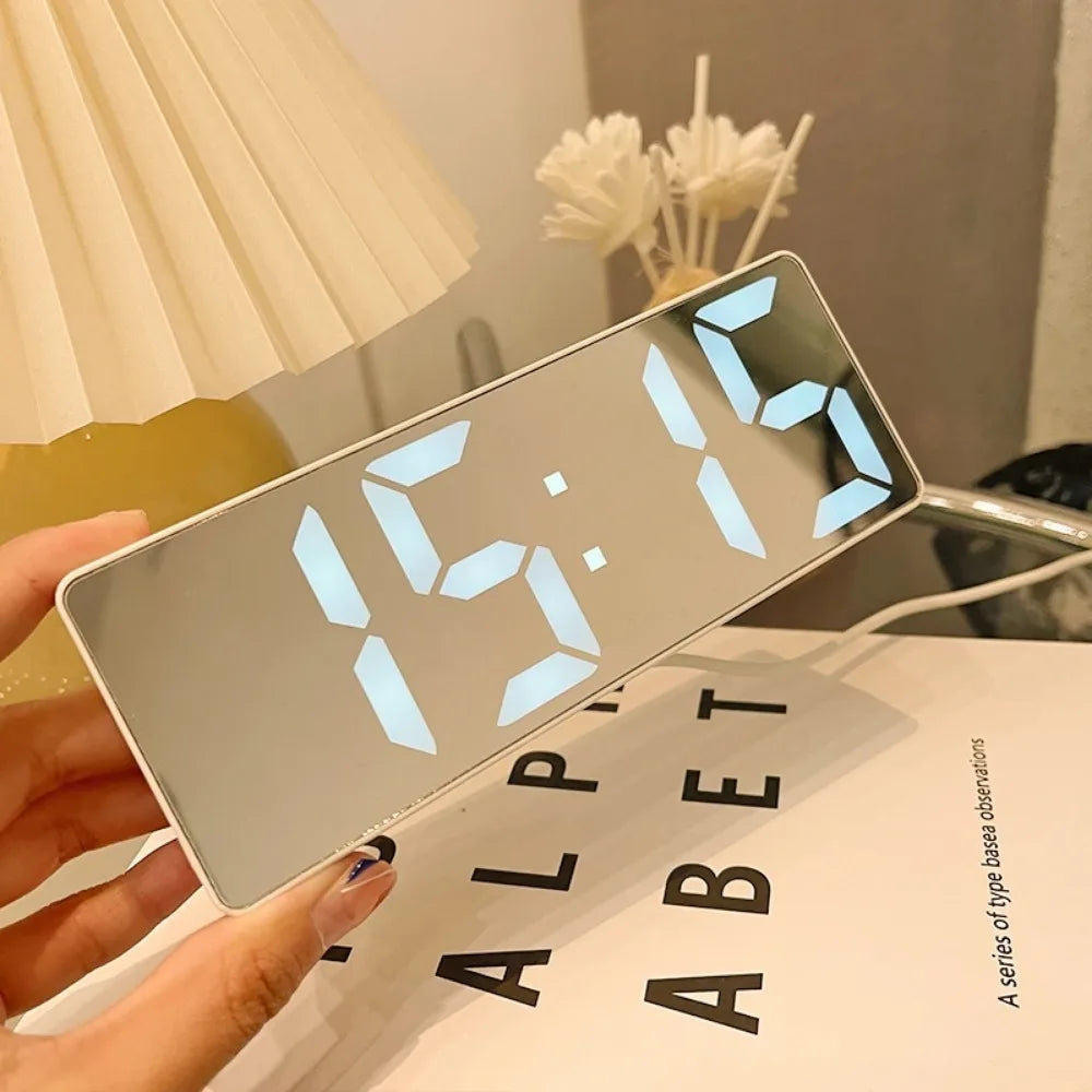 Moderner Elektronischer Spiegelwecker mit LED-Anzeige, Alarmfunktion und Temperaturanzeige – Stilvolle Digitaluhr für Schlafzimmer und Büro | Brehn