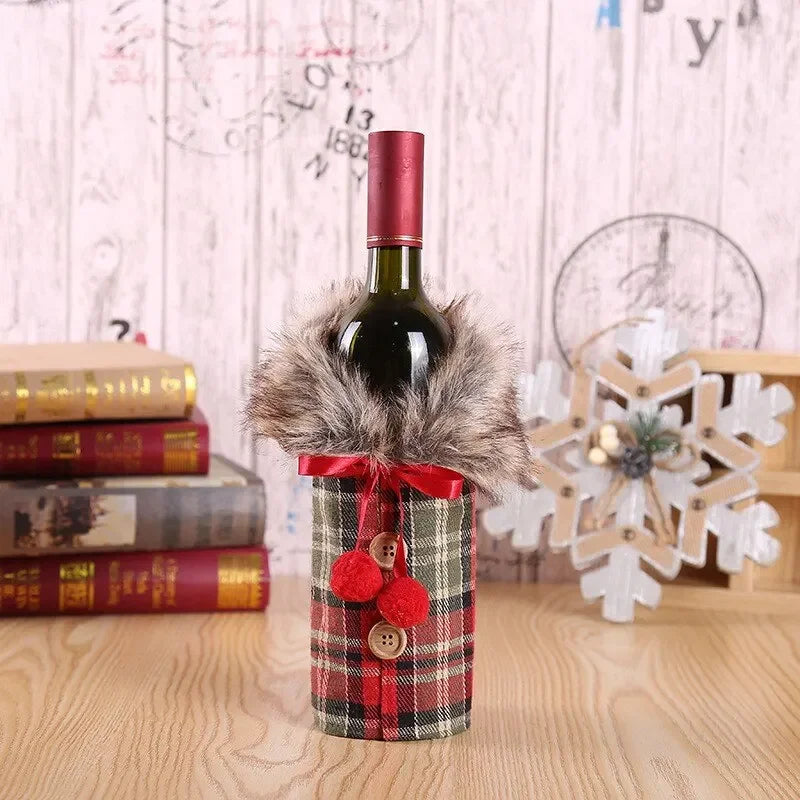 Weihnachtliche Flaschenhülle mit Fellkragen – Festliche Hülle für Weinflaschen, Wichtel-Deko für Weihnachten, Perfekt als Geschenkverpackung | Brehn