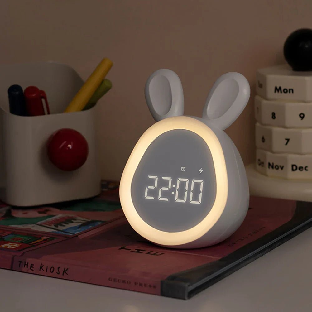 WakkerKonijn – Kinder-Wecker mit LED-Nachtlicht und verspieltem Hasen-Design | Brehn