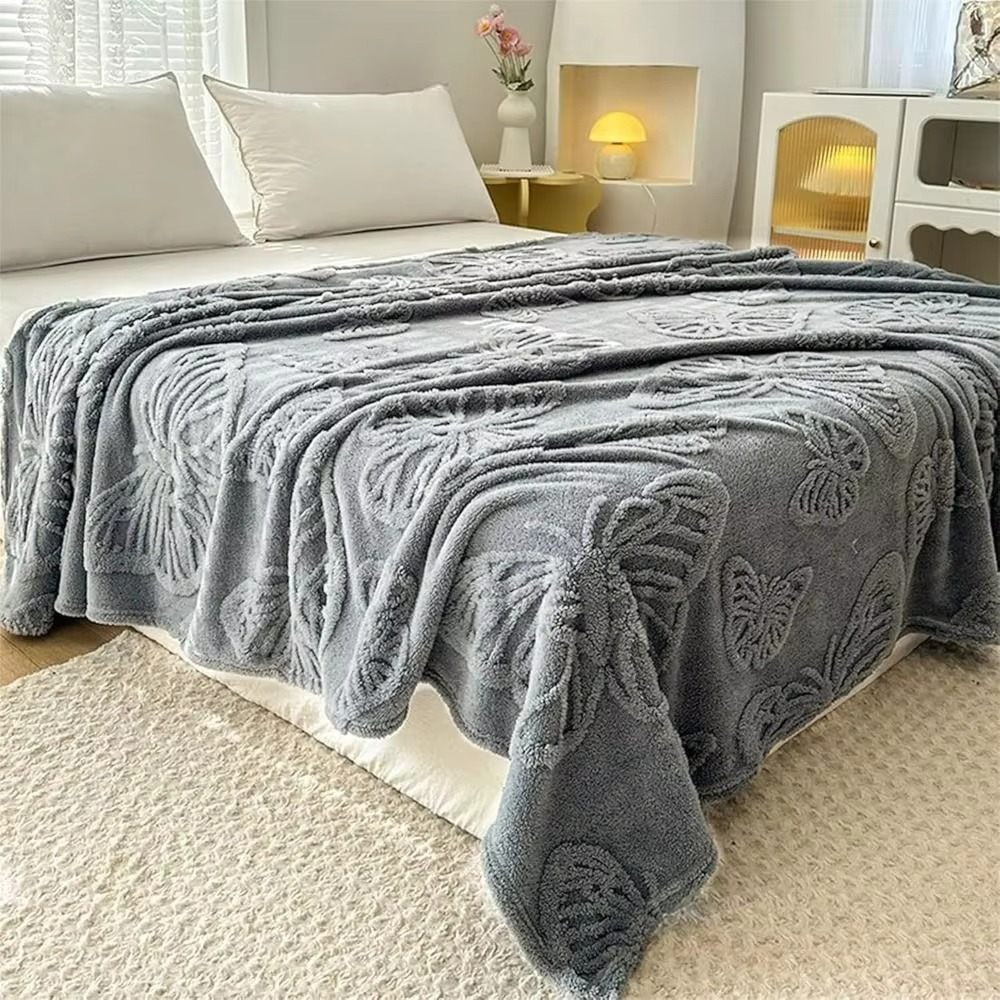 Doppelseitige Kühldecke mit atmungsaktivem Kühleffekt und 3D Schmetterling-Jacquard-Design | Brehn