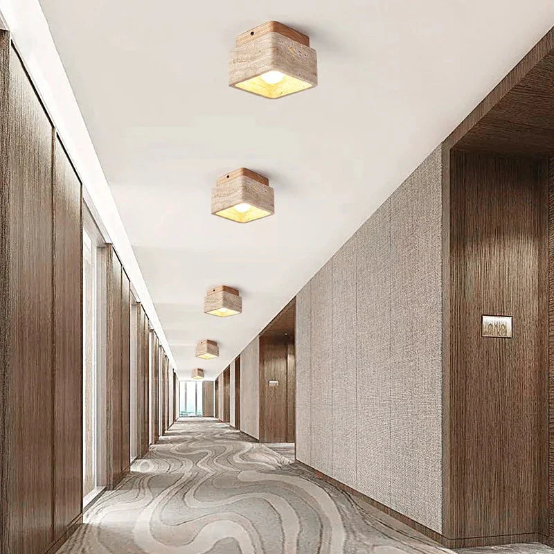 Brehn | Quadratische Travertin- und Holz-LED-Deckenleuchte
