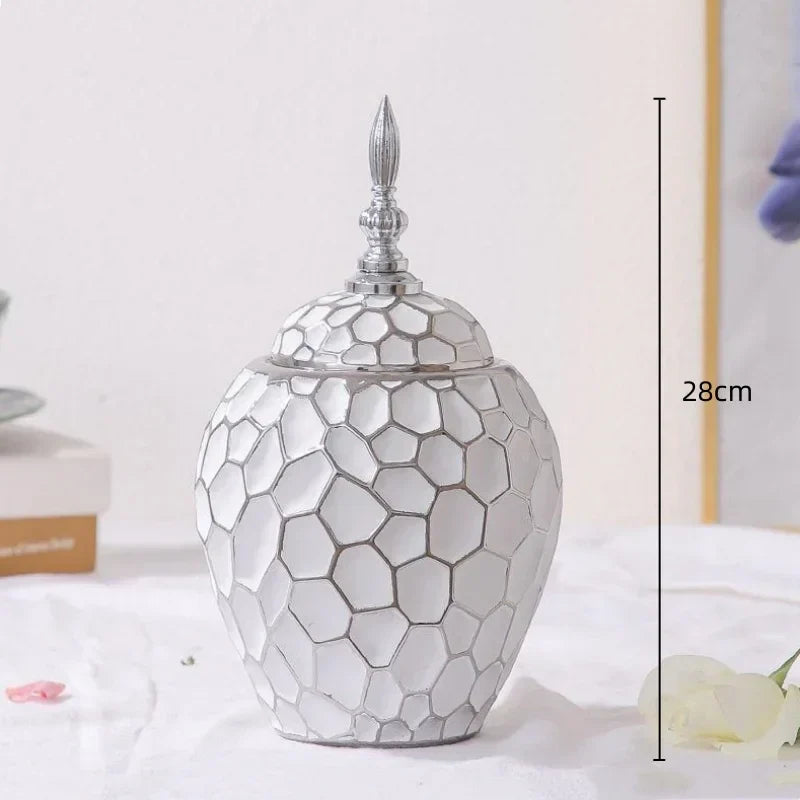 Brehn | Elegante Keramikvase mit goldenen Akzenten