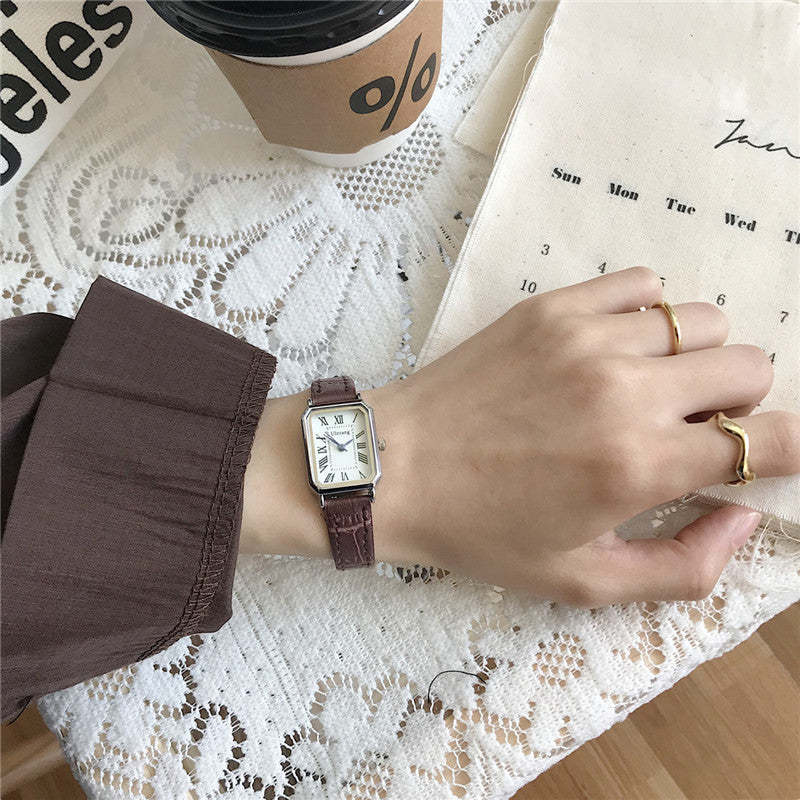 Retro-Uhr mit Lederarmband für Damen