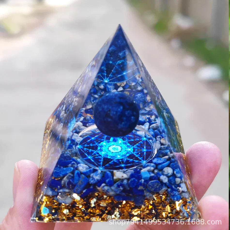 Orgonite-Pyramide mit Amethyst Pendel – Energie, Schutz und Dekoration | Brehn