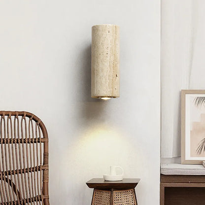 Brehn | Moderne natürliche LED-Wandlampe aus Travertin